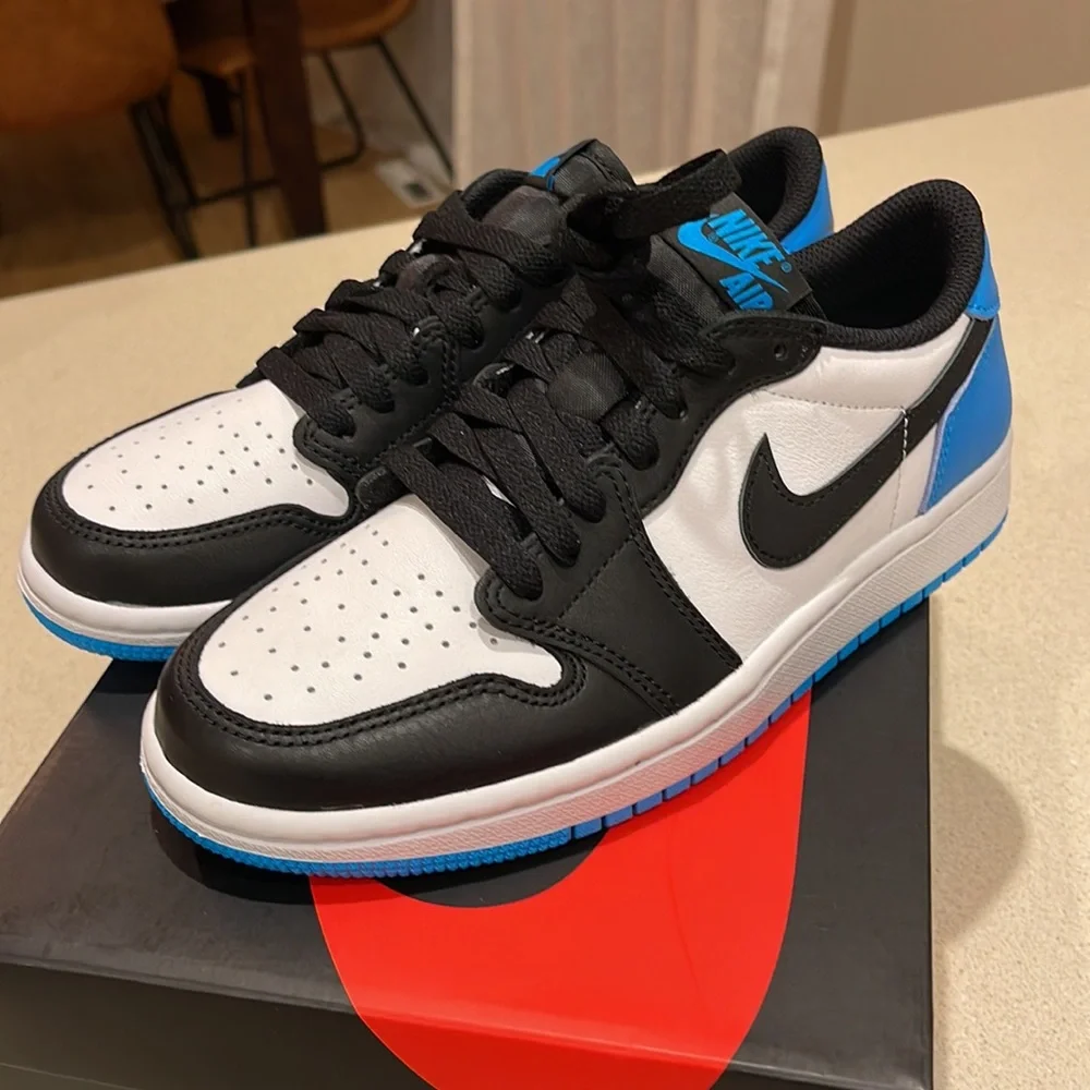 Nike x AirJordan 1 Retro Low OG SZ 11.5 CZ0775-104 VNDS - Picture 1 of 12